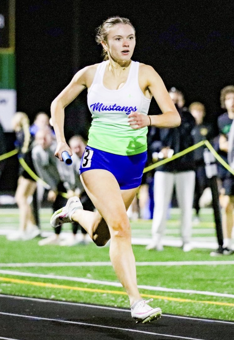 MNTrackandfield's tweet photo. Molly Caruso qualifies in the 800, 4x400 and the 4x800! (Photo credit @PrepRunningNerd )
@MNHSActivities @MillardNorthHS  #goingtostate https://t.co/Sf6C39yIST