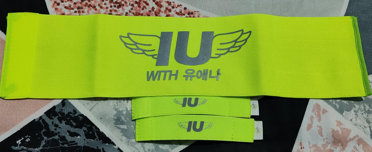 finally found these babies~ in my box ready for june1! Let's wear it!! Armband and armband for lightstick 🤣

wanted to have 1 more armband for my other arm but it's quite pricey now 🥹 

#IU #IU_WORLD_TOUR #IU_HEREH_WORLD_TOUR_IN_MANILA