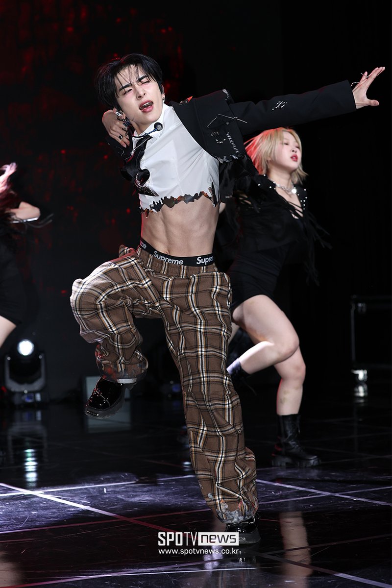 KPOPFAVE_'s tweet image. [240508] LEGGO, @OFFICIAL_LDY! 🔥 #UP10TION #업텐션 #LEEDONGYEOL #이동열 #HOWLING #DRIPDROP