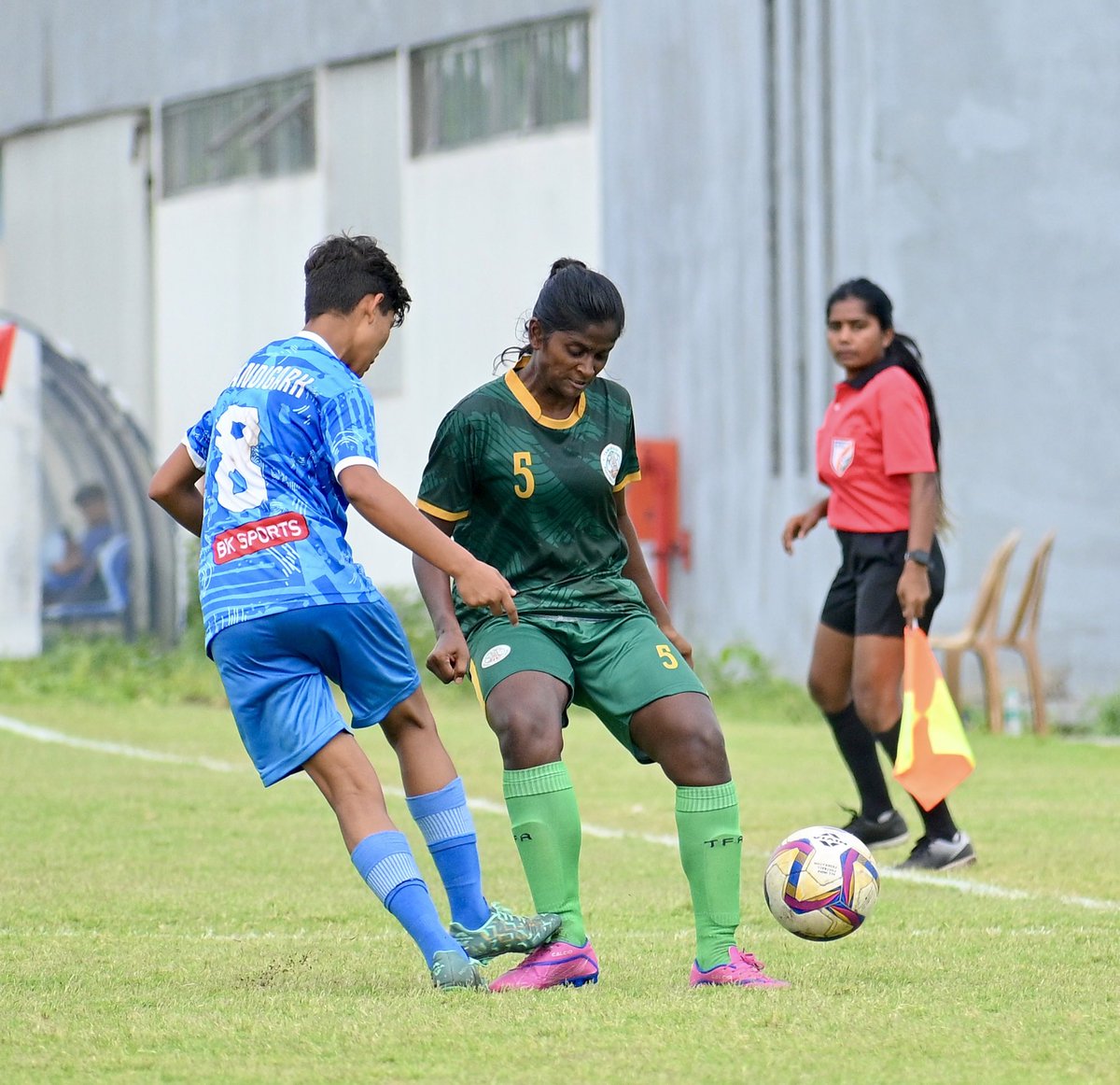 Sandhiya Ranganathan’s brace hands Tamil Nadu all 3️⃣ points against Chandigarh in the 28th Senior Women's NFC for the Rajmata Jijabai Trophy! 🔥🤩 #IndianFootball ⚽️