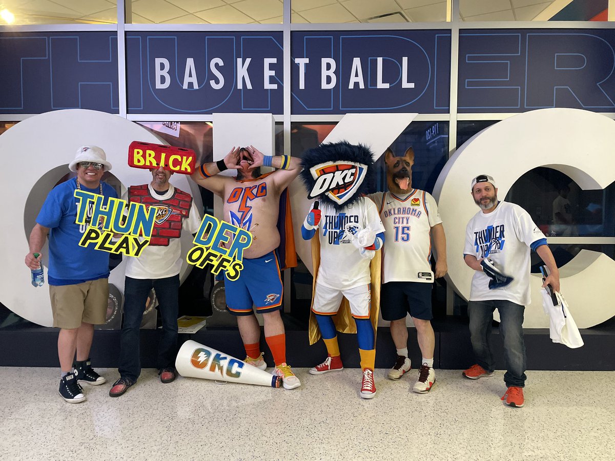 OKCbrickman's tweet photo. What a night @okcthunder with some of my best friends and fans of the game #OGthunderFans #thunderup #wearethunder #freethrowdefense #brickman https://t.co/jcaDOzmBHX