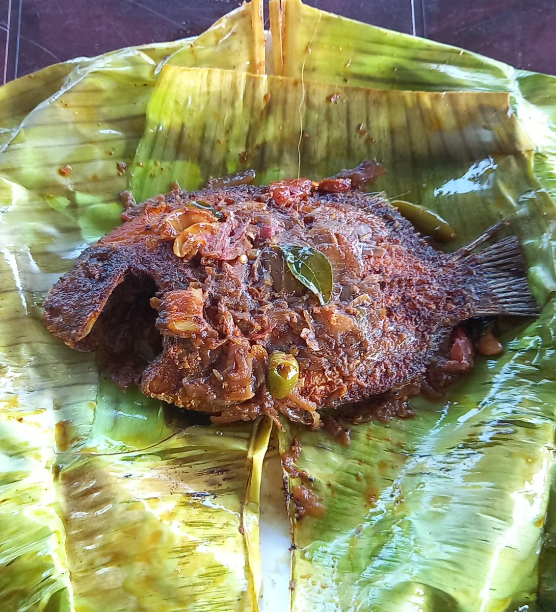 'From backwaters to banana leaves, Kerala's food journey is a feast for the senses.' 🍛😋🫶🏻 

Kappa | Palm Wine | Beef Fry |Pork Fry | Meen Pollichathu | Fish Fry 

#Nandy_Love #Foodie_Life