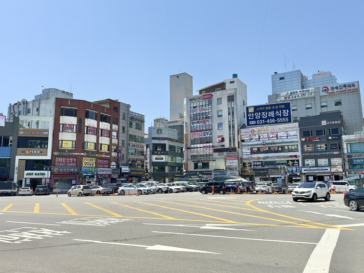 安養駅前風景。典型的なソウルのベッドタウン。日本で例えるなら川口とか松戸とか市川みたいなところだろうか。以上、大韓民国京畿道安養市より。