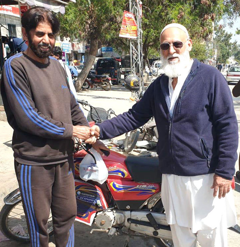 Recipient of eBike_JV of COMSATS-AGECO, Dr.Fareed Sial, is jubilant that his eBike is indeed economical & environ friendly_no noise no emission with fuel expense down to PKR 600 from PKR 20-25k monthly. Dr. Sial expressed gratitude to ED COMSATS @ZakariaNafees & @MAslamAzad AGECO