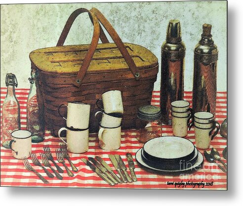 Picnic tami-quigley.pixels.com/featured/picni… #ThePhotoHour #ArtistOnTwitter #BuyIntoArt #AYearForArt #vintage #StillLife  #picnicbasket #art for #MothersDay #giftidea #MothersDayGift #wallart #kitchendecor! #lehighvalleyphotographer @visitpa #JacobsburgStatePark #LehighValley @LehighValleyPA