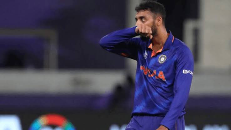 BCCI needs to reconsider Varun Chakravarthy for the Indian team. He has been a consistent performer in IPL, SMAT and VHT, and offers the much needed variety. 🏏🇮🇳

#KKR | #VarunChakravarthy