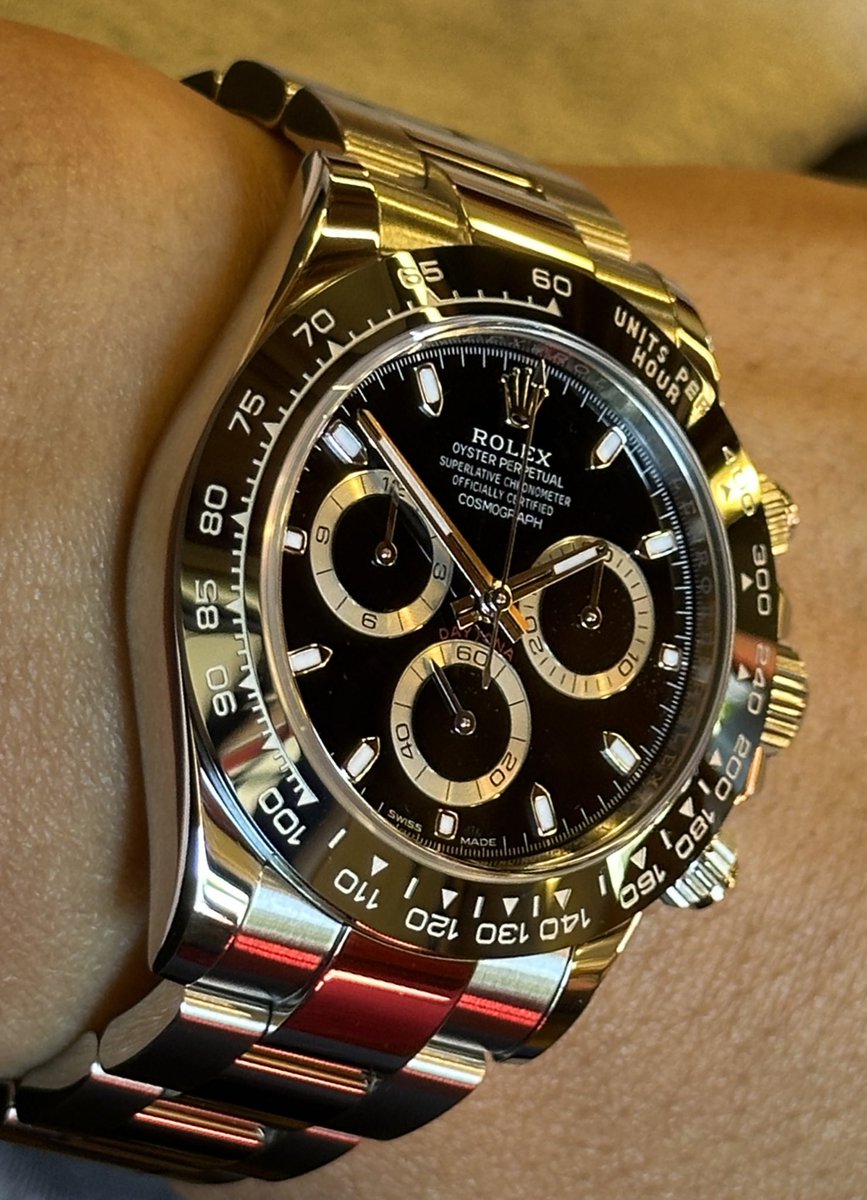 仕事はうまくいかなくてもデイトナは変わらず美しい👑✨泰然自若
#rolex #daytona #perpetual