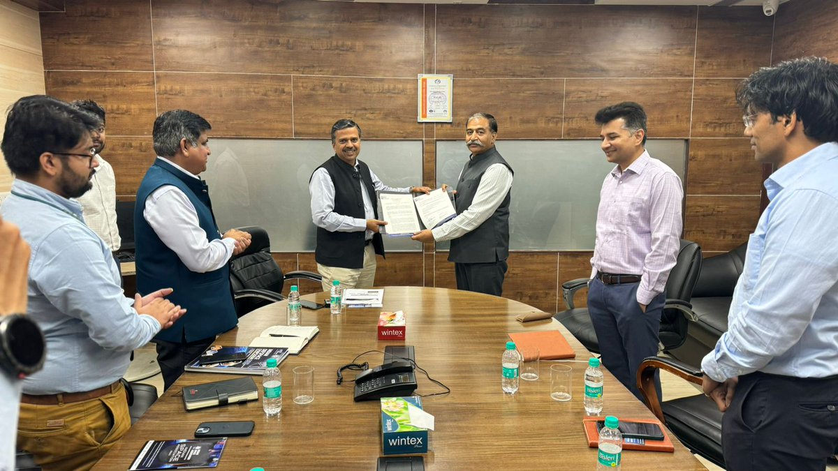 IIFCLProjects's tweet image. IPL has signed an MoU with Indian Space Association (ISpA) under the leadership of Shri Palash Srivastava (CEO, IPL) and Lt Gen Shri Anil Kumar Bhatt (retd) (DG, ISpA) to foster collaborative research and capacity building programs in the space sector. #space #capacitybuilding