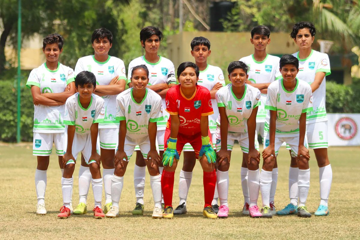 Here we go again 🔥

Friends United FC 🆚 Juba Sangha FC

#footballdelhi #DSAWC #WomensChampionship #indianfootball