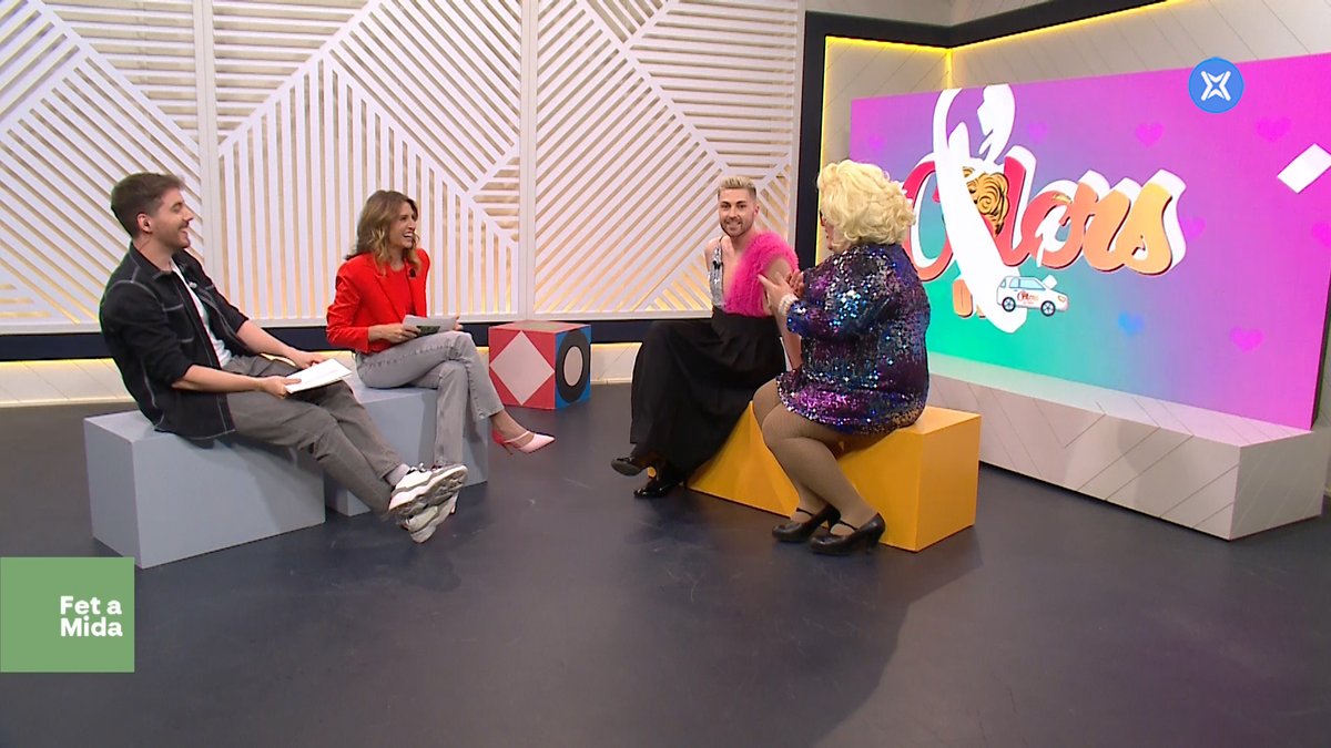 Fet a Mida (@fetamidatv) on Twitter photo #ColorsOnTour, un retrat del col·lectiu #LGTBIQ+ a Catalunya
<a href="/laxarxames/">La Xarxa+</a>
<a href="/rogerfonttv/">Roger Font Montornés</a>
<a href="/LaMegaPubilla/">La Mega Pubilla</a>
#FetAMida
laxarxa.cat/programa/fet-a… #ColorsOnTour, un retrat del col·lectiu #LGTBIQ+ a Catalunya
<a href="/laxarxames/">La Xarxa+</a>
<a href="/rogerfonttv/">Roger Font Montornés</a>
<a href="/LaMegaPubilla/">La Mega Pubilla</a>
#FetAMida
laxarxa.cat/programa/fet-a…