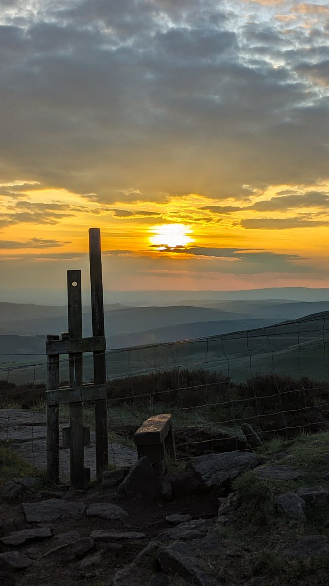 Last night was wonderful. An evening made for running and bog hopping! 

#PeakDistrict @OutsideShop