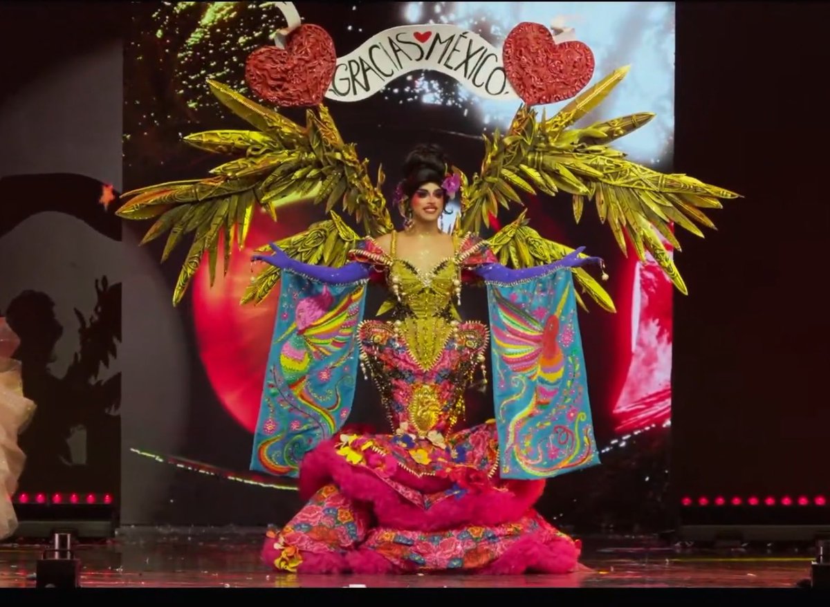 "C-Pher":
Porque la chilena chilanga chingona <a href="/cpherart/">C-PHER ART</a> se coronó como la máxima del drag en la final de #SoloLasMas, y se siente correctisimo.