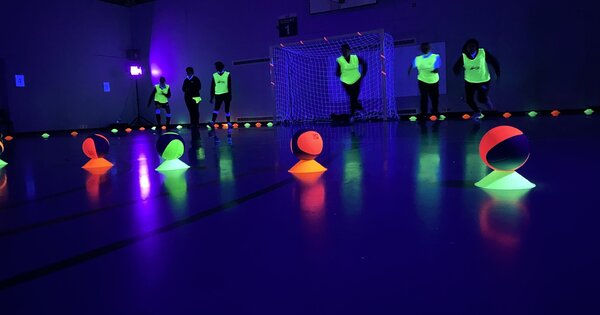 Disco Dodgeball returns this afternoon 4:30pm open to all 7-11yrs boys & girls 🙌 👉Booking link eequ.org/experience/6769 @broadbentfoldpe @YewTreePrimSch @StMarysDuk @tamesidessp #openingschoolfacilities #GMMoving