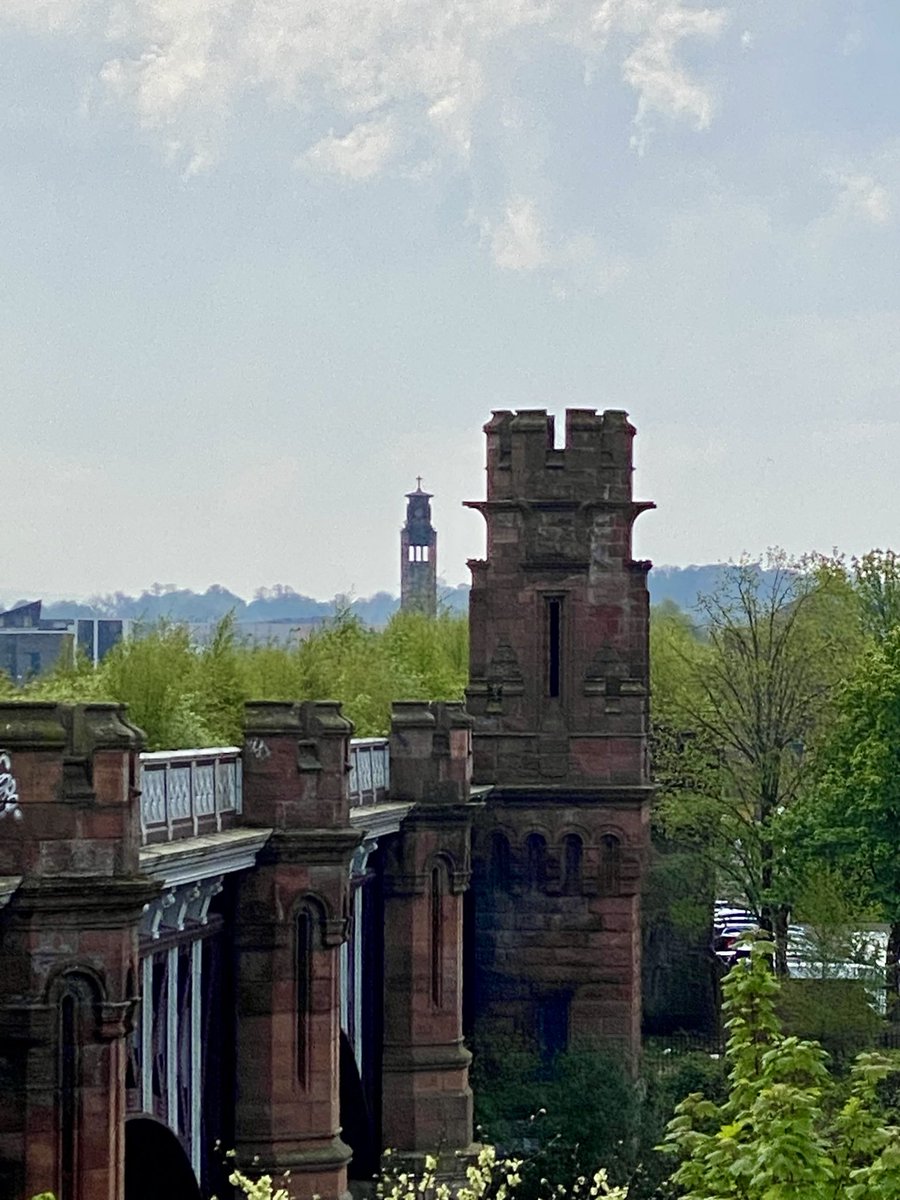 #MomentsOfBeauty in #Glasgow: An unusual view south across the Clyde past the octagonal turrets of the St Enoch Bridge, which carries the City Union Line, to the tower of Alexander ‘Greek’ Thomson’s Caledonia Road Church whose function as a marker on the city skyline is clear 🤔!