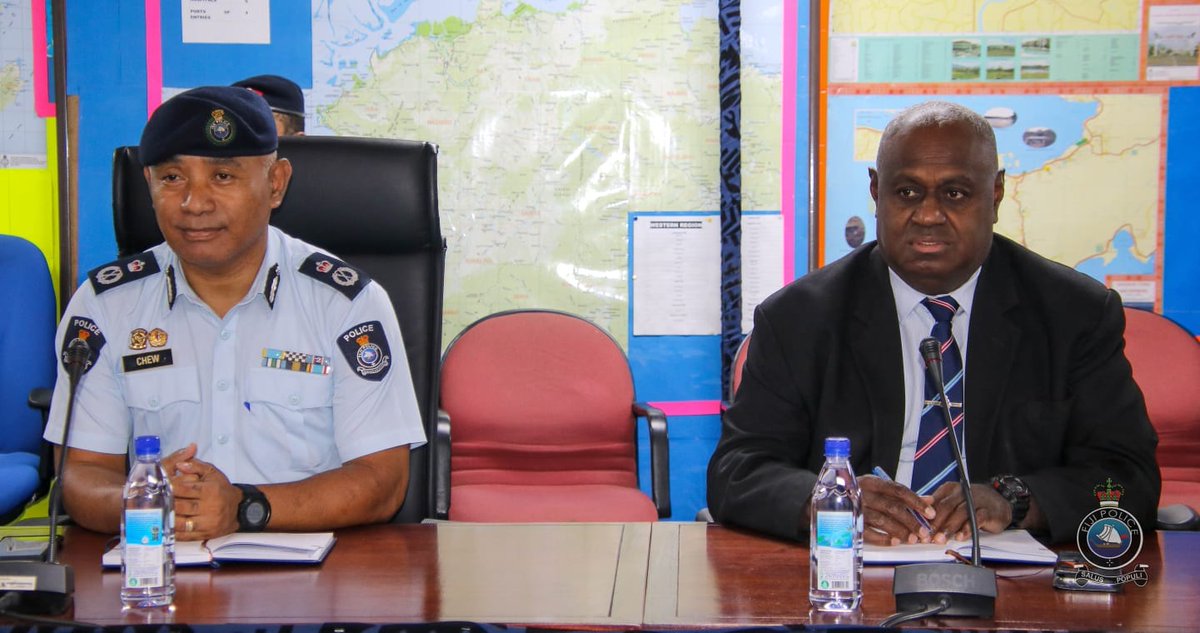 🇺🇸🤝🇫🇯 While in Fiji, @US_SE_LGBTQI Jessica Stern met with @fiji_force's Acting Commissioner Juki Fong Chew and his team to discuss opportunities for specialized training to address gender-based violence against marginalized groups. See more: ow.ly/P1Mg50Ry7s5