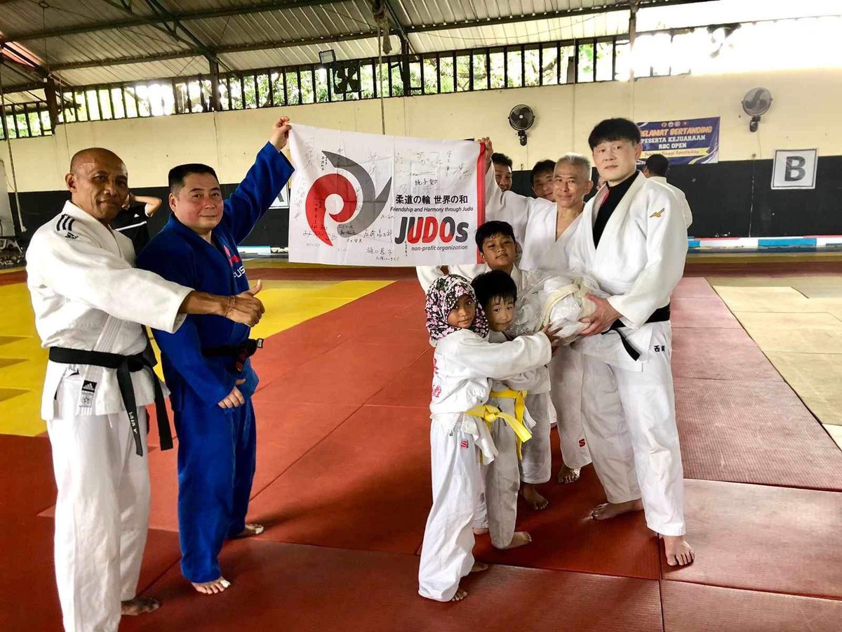 非売品 井上康生選手 ミズノ 特大タペストリー 柔道 ポスター 非売品