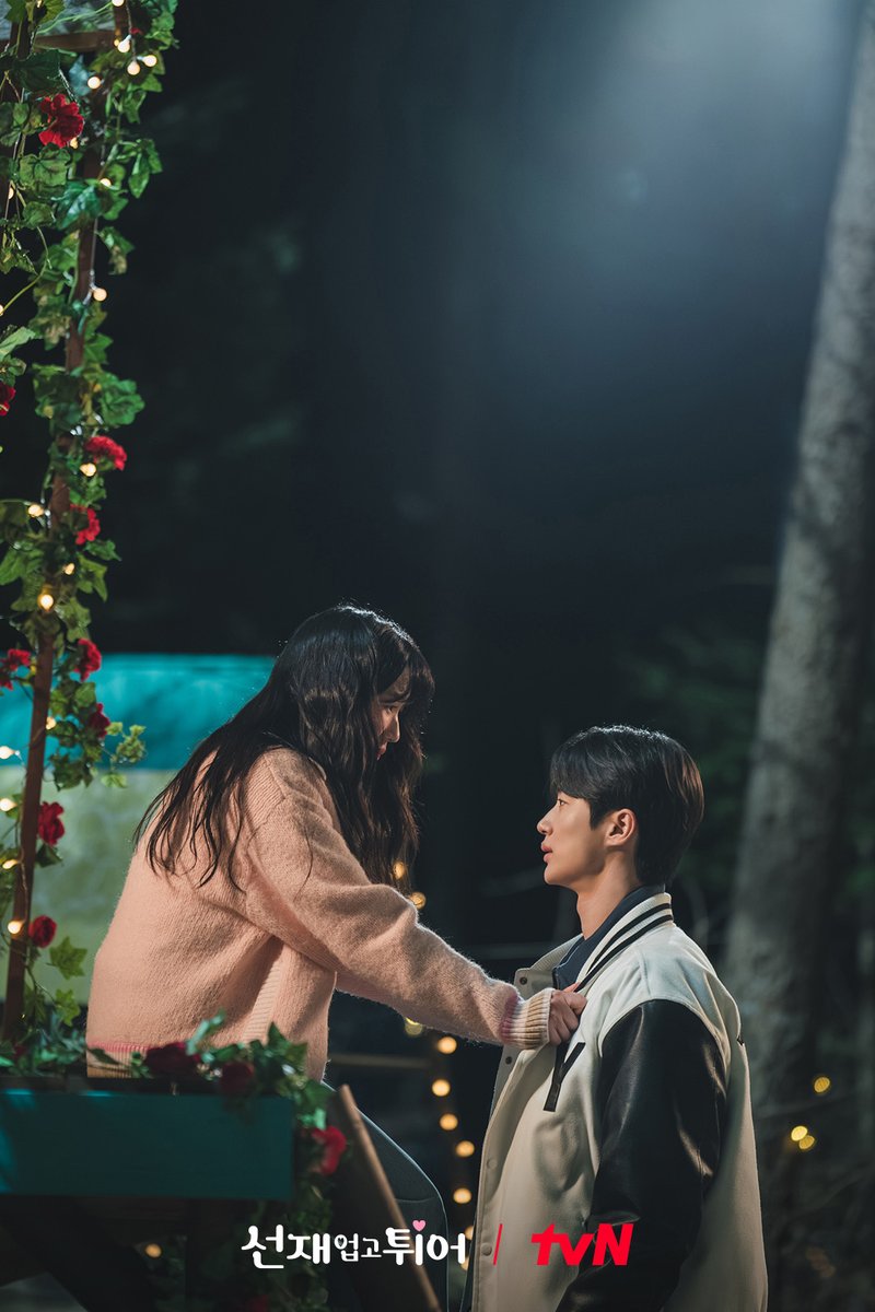 CJnDrama's tweet image. 에필로그 이거 좋은 거였네 (๓´˘`๓)♡
입술로 도장 찍었다 치고 연서대 MT 전설 진행시켜-!

[월화] 저녁 8:50 | tvN
#선재업고튀어 #LovelyRunner