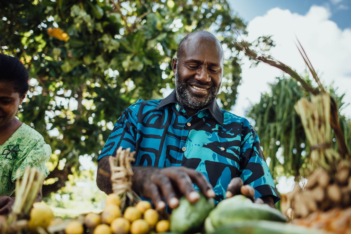 Embrace the warmth of Vanuatu with delightful dishes and friendly locals! 🇻🇺. Join us in this culinary journey in Island paradise. #VanuatuHospitality #TasteOfVanuatu #FoodieTravel #IslandHopping #AnswerTheCall #VanuatuMoments #SapotemLokolTurisim