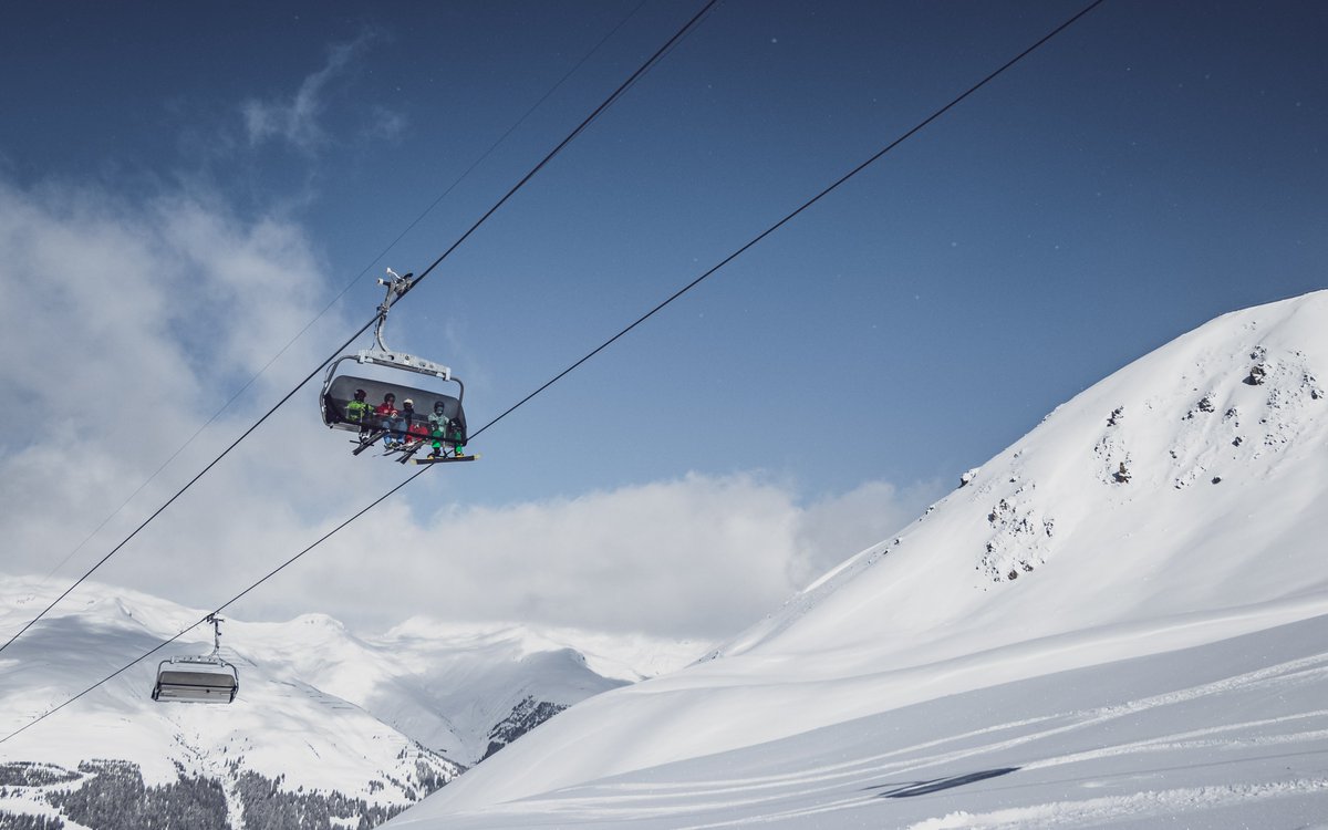 Seilbahnen Schweiz / Remontées Mécaniques Suisses (@swisscableways) on Twitter photo Die Schweizer Seilbahnen blicken auf eine positive Wintersaison zurück: Gegenüber dem Vorjahr verzeichnen die Skigebiete per Ende April ein Plus von 3% an Gästen. Im 5-Jahres Vergleich war das Plus gar grösser: seilbahnen.org/news/positive-…
#Tourismus #Wirtschaft <a href="/STV_FST/">STV FST Schweizer Tourismus-Verband</a> <a href="/STCorpComm/">Unternehmenskommunikation Schweiz Tourismus</a> Die Schweizer Seilbahnen blicken auf eine positive Wintersaison zurück: Gegenüber dem Vorjahr verzeichnen die Skigebiete per Ende April ein Plus von 3% an Gästen. Im 5-Jahres Vergleich war das Plus gar grösser: seilbahnen.org/news/positive-…
#Tourismus #Wirtschaft <a href="/STV_FST/">STV FST Schweizer Tourismus-Verband</a> <a href="/STCorpComm/">Unternehmenskommunikation Schweiz Tourismus</a>
