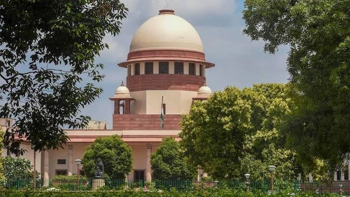 Supreme Court is now hearing the original suit filed by West Bengal against the Centre regarding the alleged misuse of CBI. 

#SupremeCourt #WestBengal #CBI #LegalBattle
