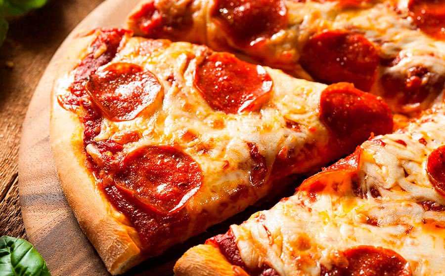 Una sabrosa seña de identidad gastronómica: la #pizza. El amigo @rrsoca indaga en el fascinante mundo de las palabras en una nueva entrega de @DelicatessenUy que pueden leer aquí 👉🏻👉🏻👉🏻 delicatessen.uy/single-post/20…