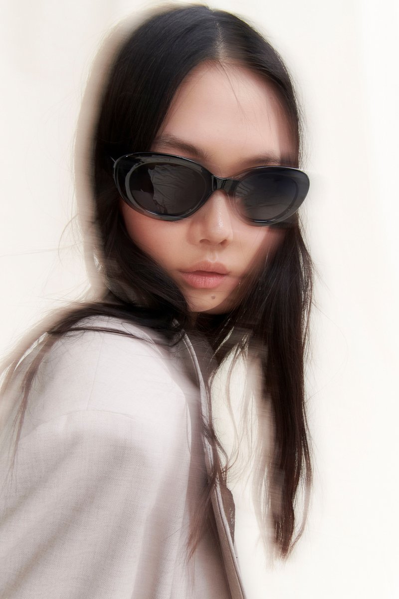 Summer shades Explore sunglasses in-store and at hm.info/60194NYUX