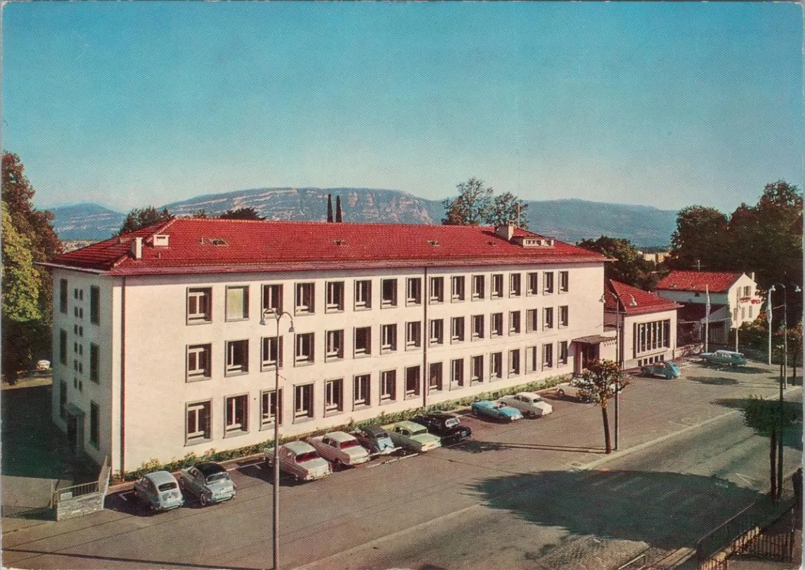 Genève, chemin des Crêts: siège de la Ligue des Sociétés de la Croix-Rouge vers 1960.
 ow.ly/aa7q50RuzbU

#cartepostale #postcard #cartepostaleancienne #oldpostcard #geneve #croixrougegenevoise