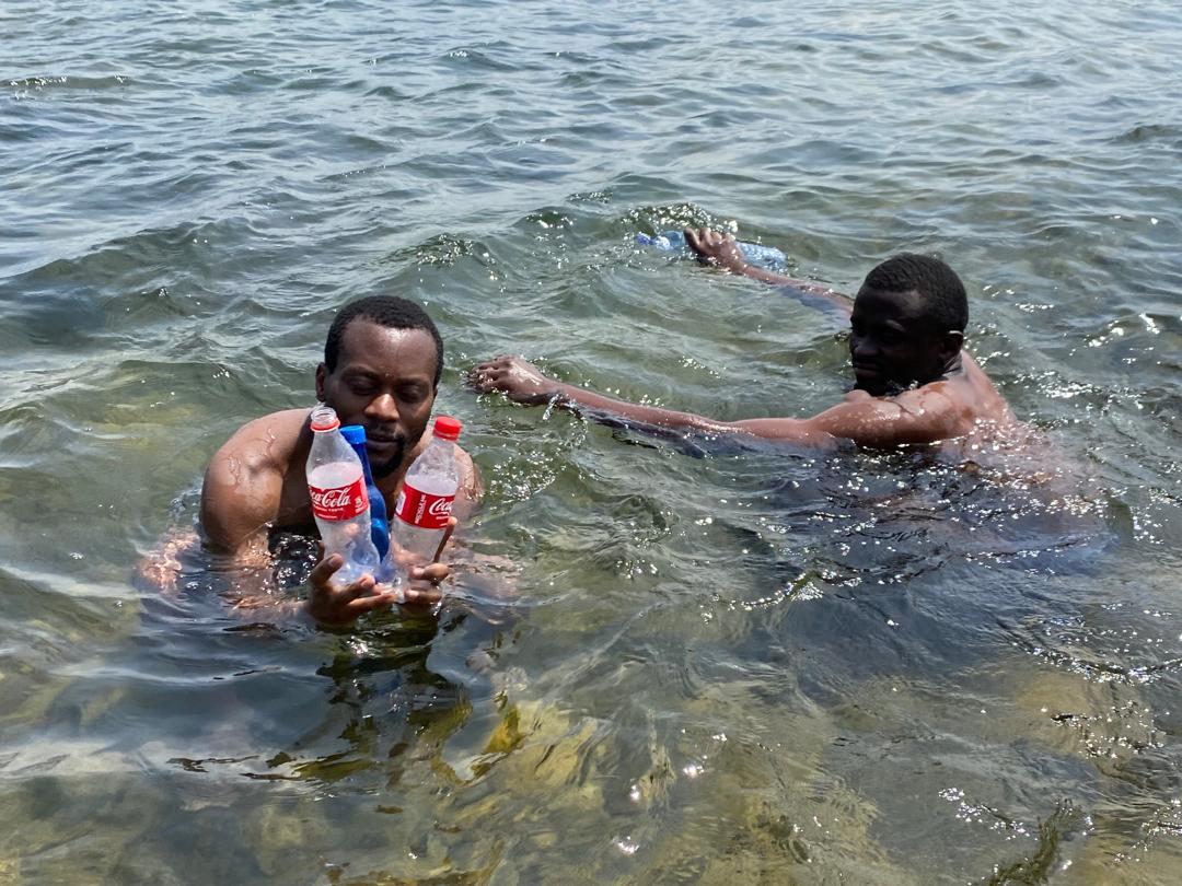 Ensemble luttons contre les pollutions plastiques qui pèsent énormément sur les biodiversités marines. <a href="/NakshatraPrem/">Nakshatra 💙 Author and SDG Ambassador</a> @vanessa_vash @AmadouNamu67283 <a href="/AfricansRising/">Africans Rising</a> <a href="/CongoActual/">CongoActual</a> <a href="/VoiceOfCongo/">The Voice Of Congo</a>