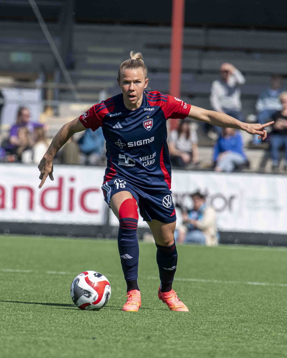 I dagens Erling analyserar ser han ett starkt Rosengård stå för en fantastisk presstation i Linköping ❤️💙 'Det gäller att fortsätta att vara ödmjuka och hur tråkigt det än låter, fokusera på varje match.' Läs hela artikeln: fcrosengard.se/erling-analyse… #fcrosengård #fcrfamiljen