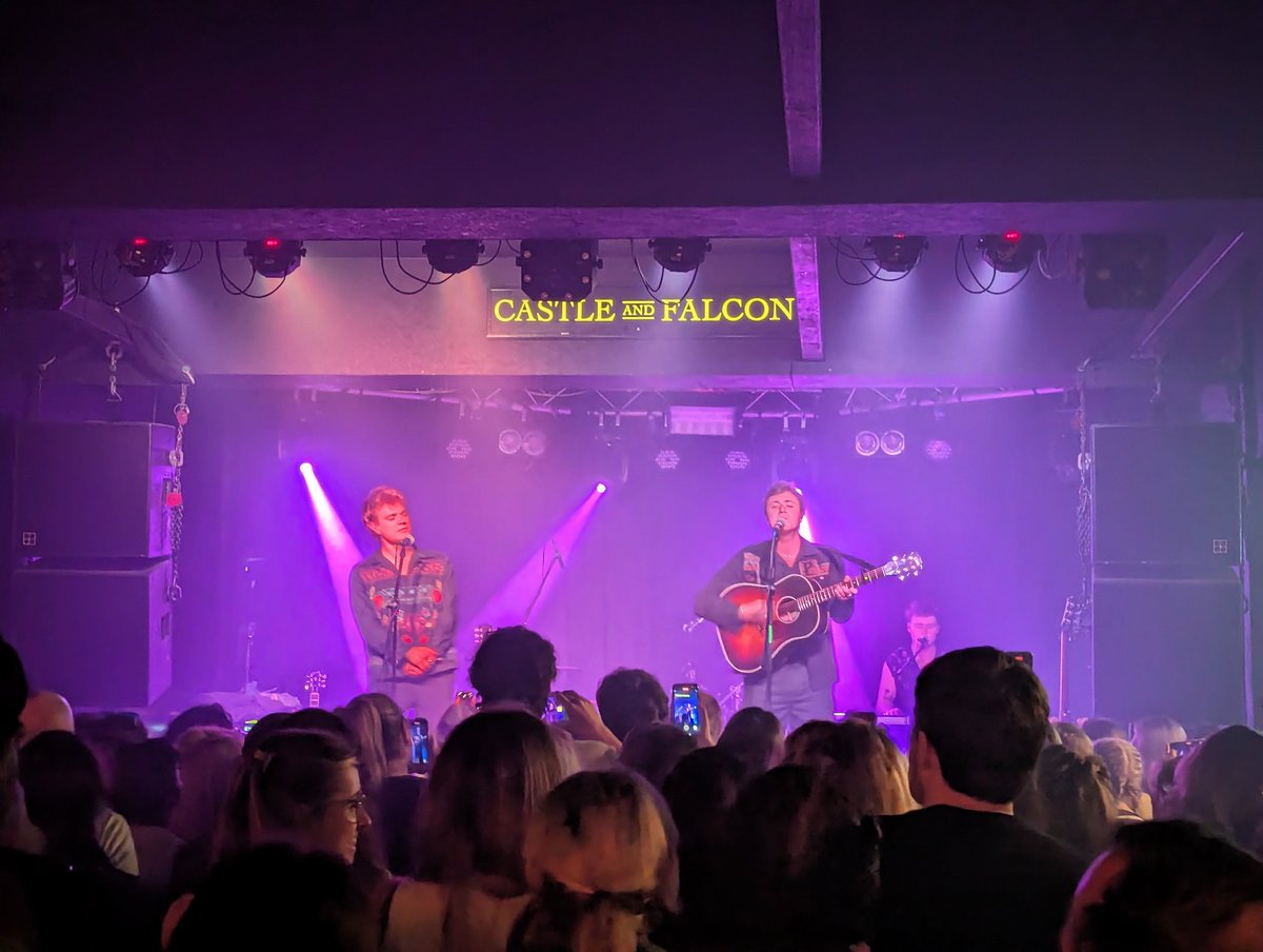 Fantastic gig last night at @CastleandFalcon . @TheTorsBand were amazing 😍, and special guest @ainedeane was a revelation - clever lyrics, great interaction. Really hoping these guys make it big 😊 Brilliant intimate venue, the acoustics were sweet.