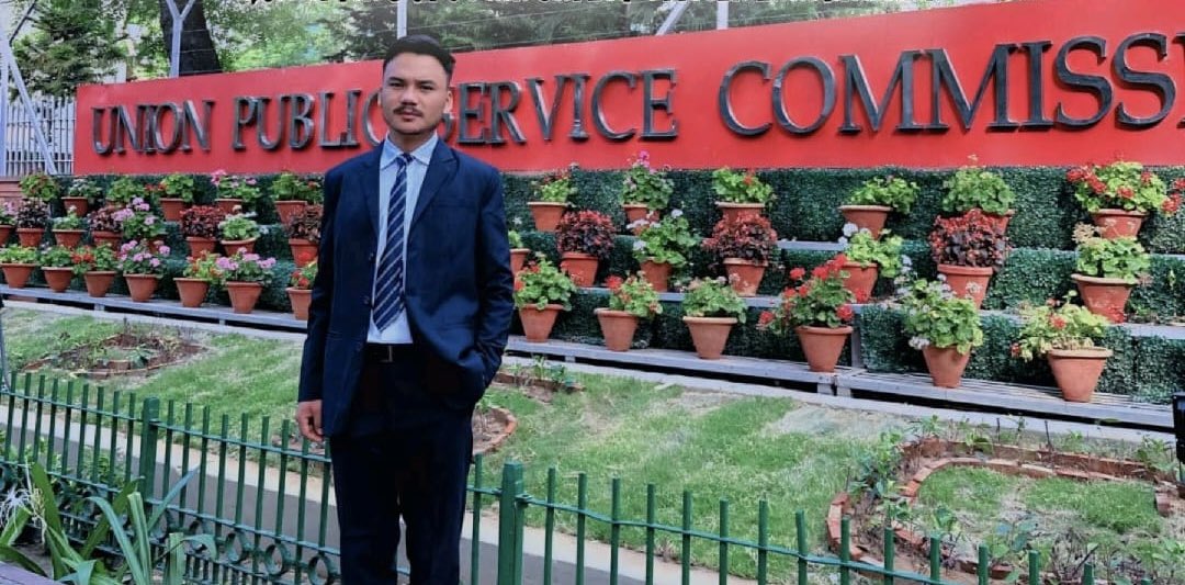Congratulations to Nono Mohd Akeel from Sankoo on becoming Ladakh's first Air Safety Officer in the DGCA Ministry of Civil Aviation! Clearing the UPSC examination at a such young age is an incredible achievement. Wishing him all the best for the new role.