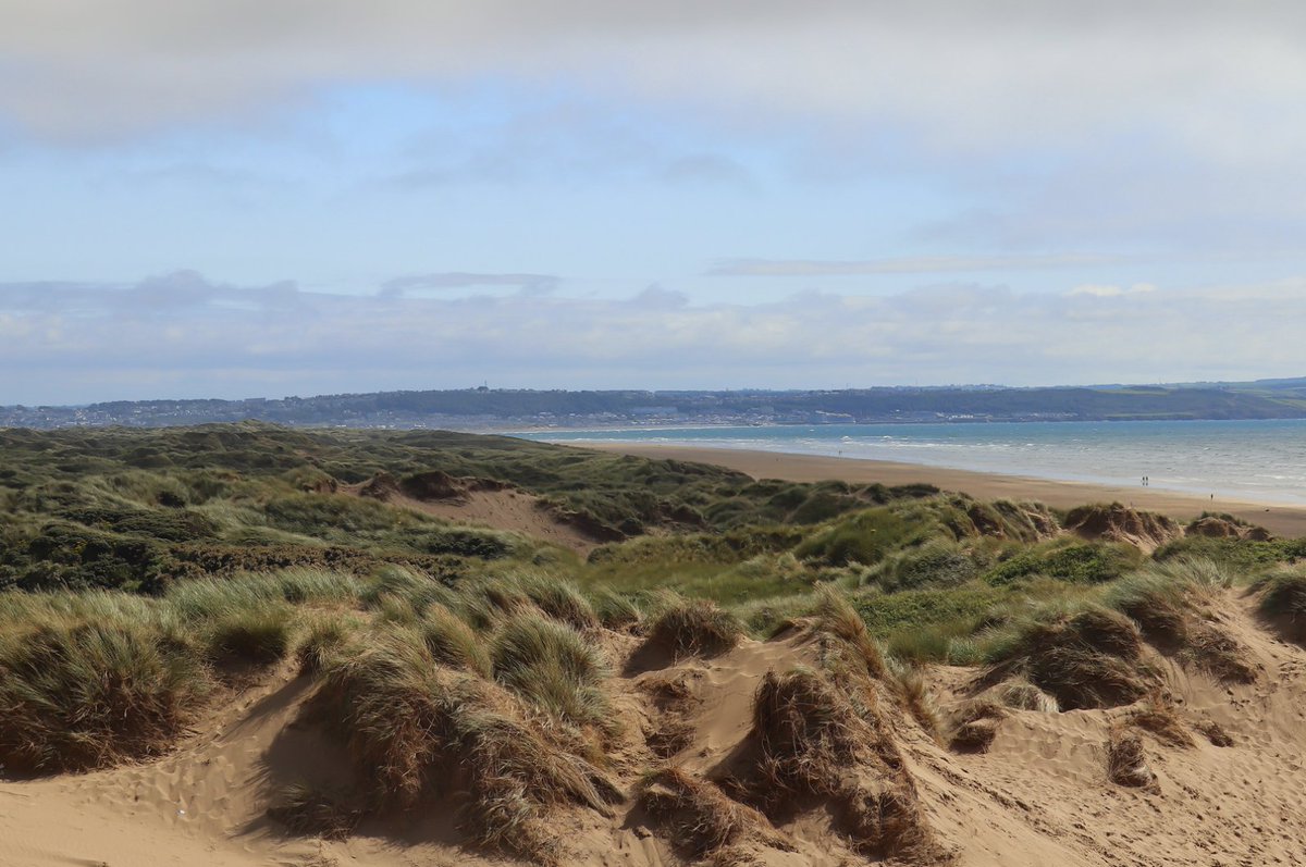 With three miles of stunning golden sand, why not visit Saunton this coming half term? 🔗 bit.ly/3KfjjS0