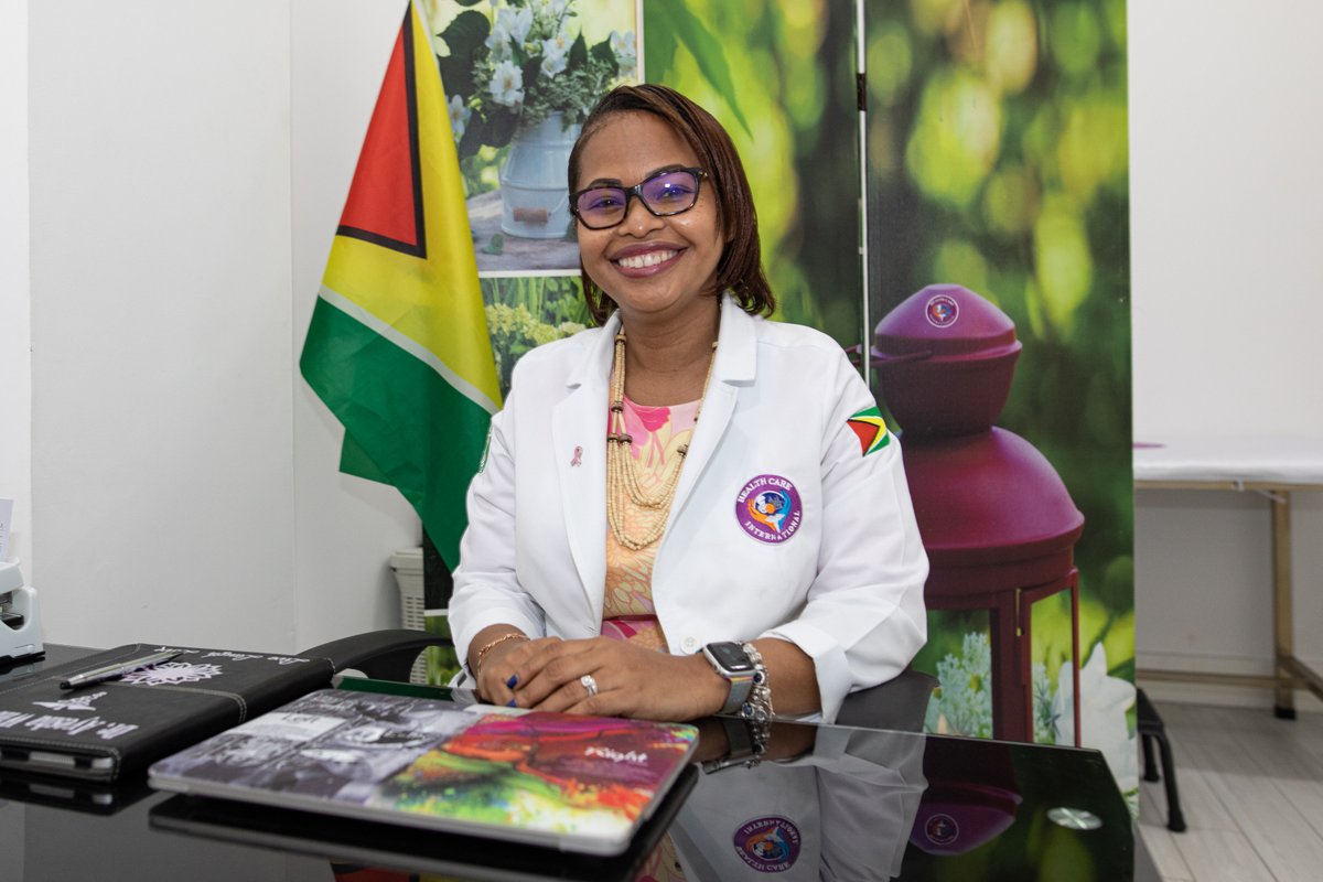 'As a medical doctor, I have not had much business exposure. The app has been very helpful...' Dr. Ayesha Wilburg runs a clinic in Guyana. #HerVenture supported her to transition from doctor to entrepreneur: cherieblairfoundation.org/impact/her-sto…