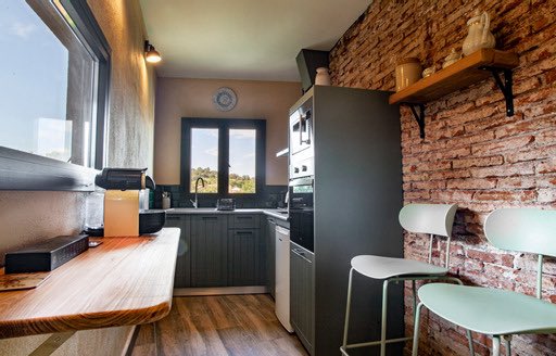 Our Dalí Studio kitchen before and after. Fancy a holiday in the Priorat? #priorat #renovation