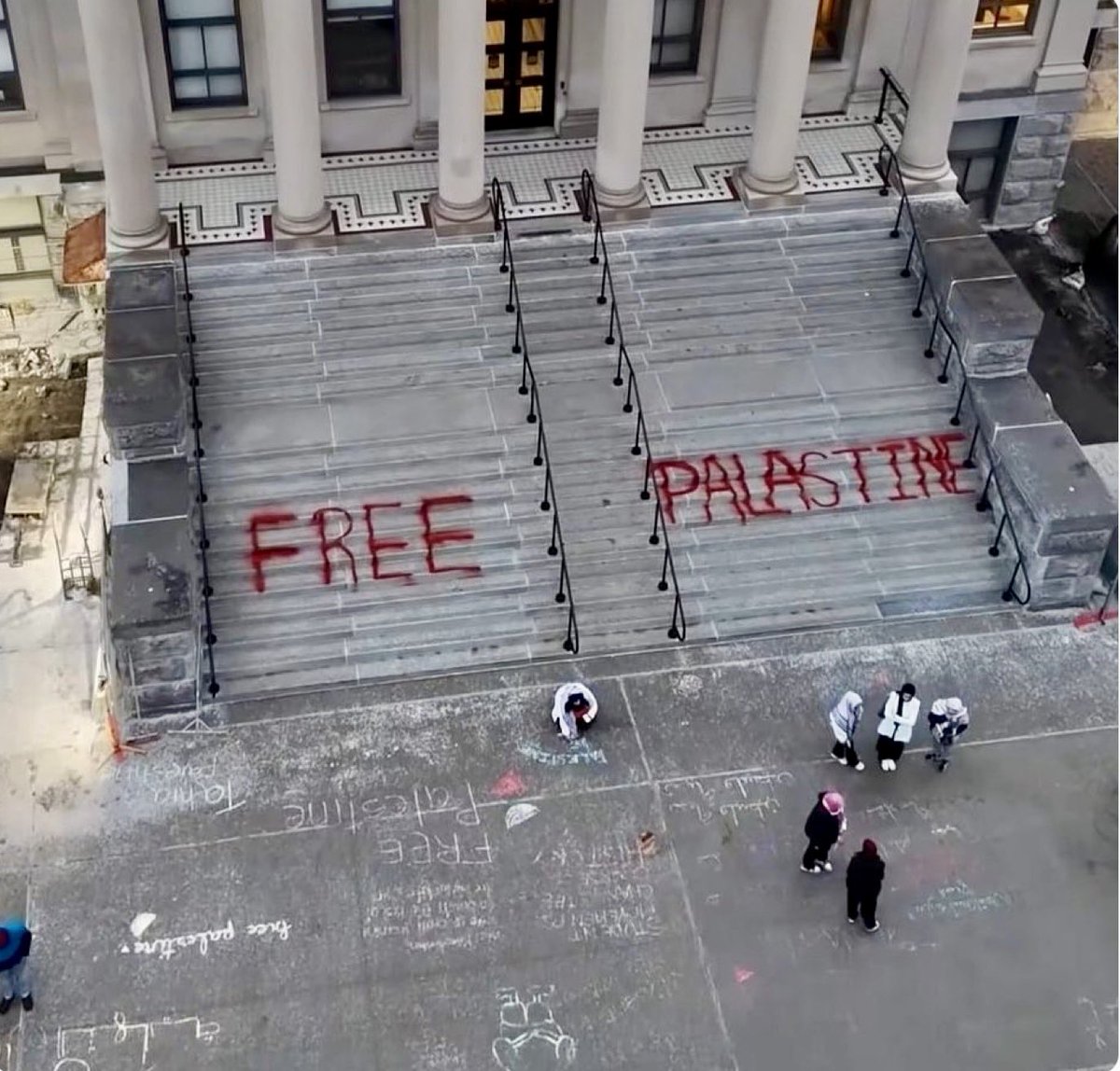 University of Ottawa. Young ‘know it all’ students - want to put the world to rights. Maybe they should start by learning how to spell PALESTINE. 🤨