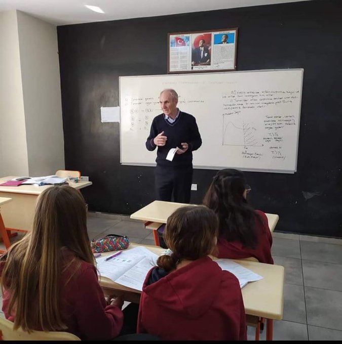 Değerli Meslektaşımız,Öğretmenimiz 
İbrahim Oktugan'ı hazin bir saldırı sonucu kaybetmiş olmanın derin üzüntüsü içerisindeyiz. 
Eğitime yıllarını adamış değerli meslektaşımızın ailesine ve eğitim camiamıza sabır ve başsağlığı dileriz.
#ibrahimoktugan #EgitimdeSiddeteHayir