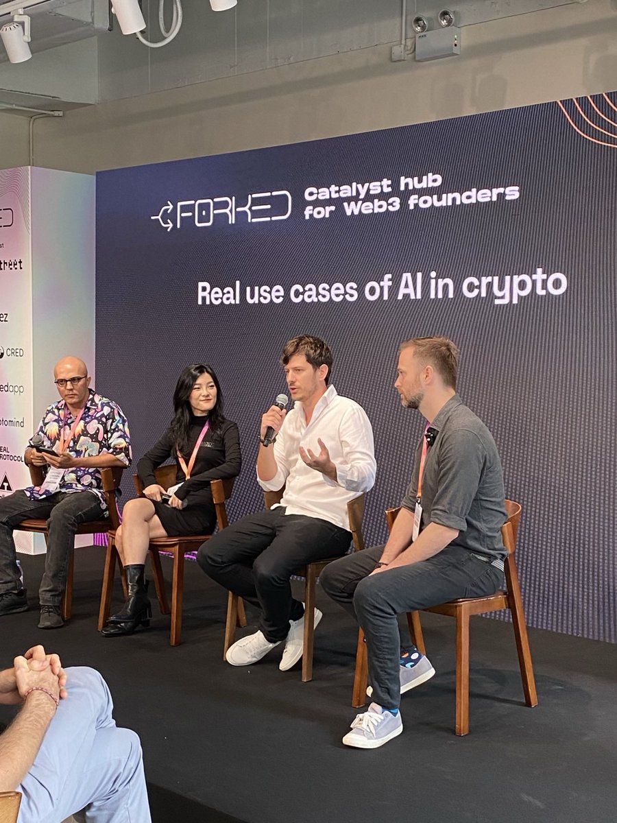 Our @TomazOT going well beyond buzz about #AI and #Crypto convergence in Hong Kong🇭🇰at @forkedconf, sharing his views and vision on how Verifiable Internet for Artificial Intelligence powered by #OriginTrail is already becoming a reality in trillion dollar industries!