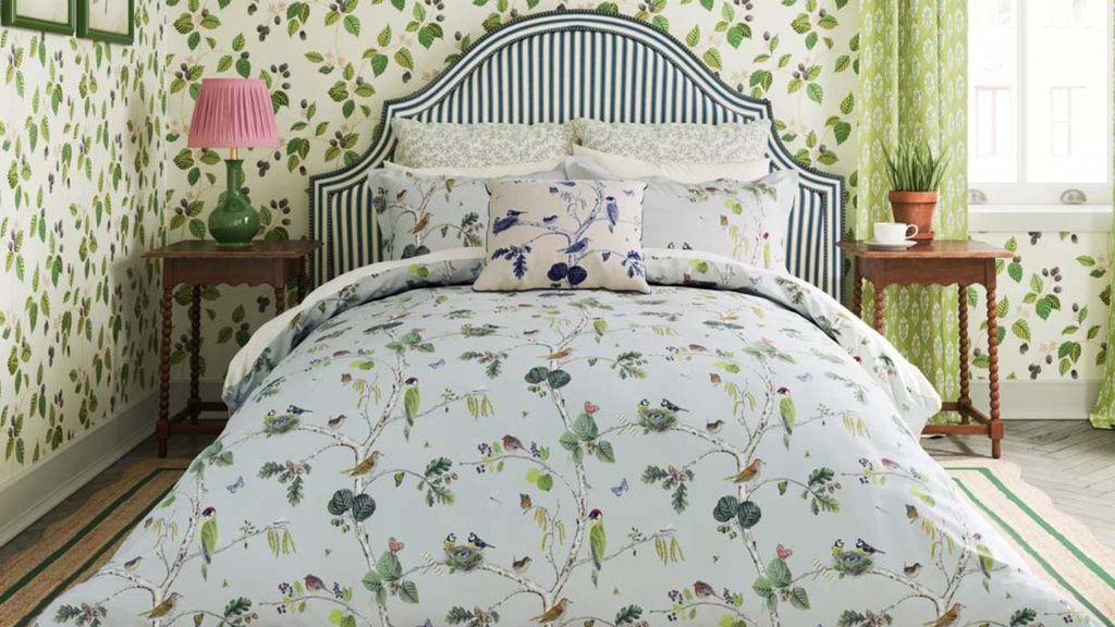 NEW Sanderson bedding collection for spring-summer 2024 🍃

The biophilic design of these new Sanderson bed sheets sets are a breath of fresh air for interiors.

Bring your interior to life bit.ly/sanderson-bedd…

#Sanderson #BeddingCollection #BedroomInspo #SpringDecor