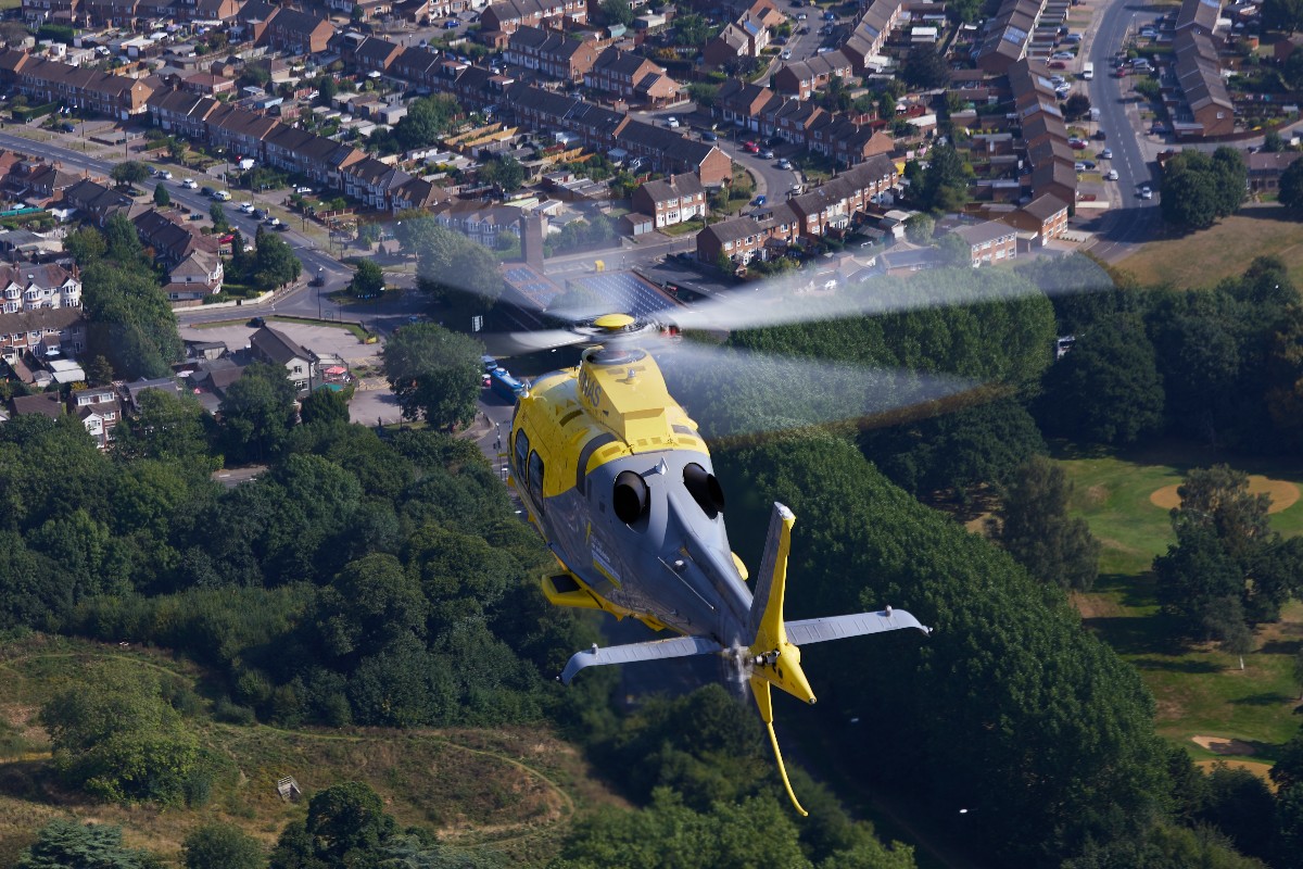 #weeklymissionreport 29th April - 5th May 🚁 Last week, Your Local #AirAmbulance WNDLR crews attended 82 missions. Thank you to everyone who supports our #charity, your donations help keep us flying 💛 #HEMS Mission Report: 42 Missions by @helimed54 40 Missions by @helimed53