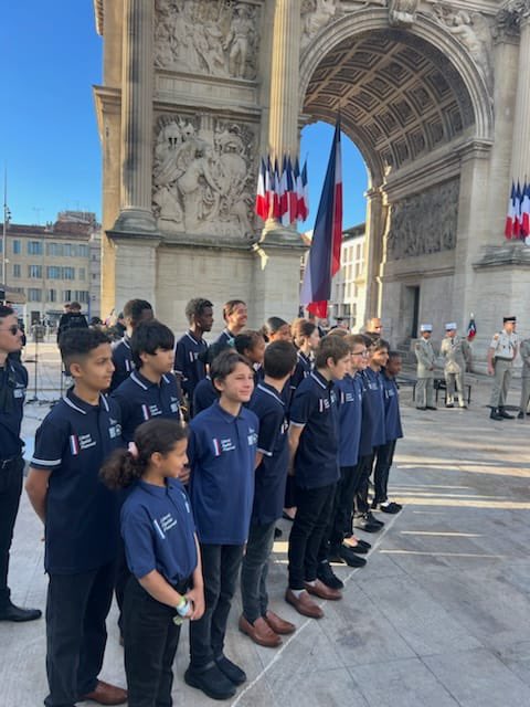 Les petits de l’aide sociale à l’enfance ADEPAPE sont prêts à chanter la Marseillaise. 

Avec le @departement13, nous nommes fiers de cette nouvelle chorale.

#8mai1945 🇫🇷