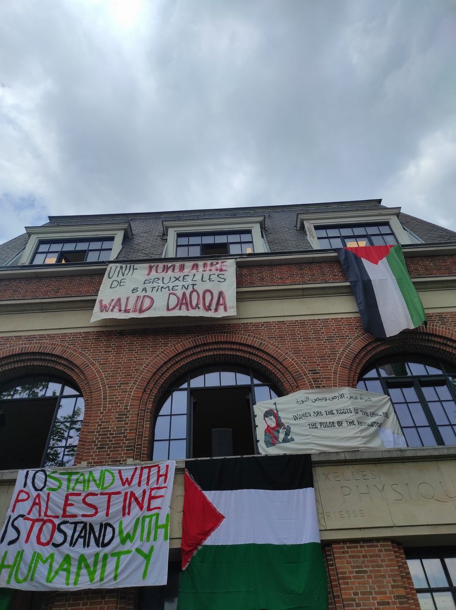It is a new day and the popular university of Brussels has been open since yesterday ! If you're in Brussels, come in solidarity to the Walid Daqqah building, at ULB. You'll meet wonderful students, committed to justice and willing to make their voice heard!