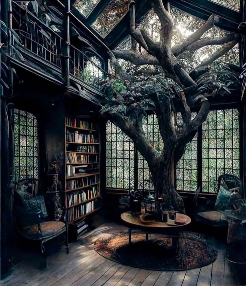 What's up wonderful people! It's #HumpDay and time for a #writerslift!
Drop those #books #comics #poetry #graphicnovels #Blogs.
Don't be shy, post your work.
Together, we are stronger! 💪 

#ShamelessSelfPromoWednesday #authorscommunity #booklover #readersoftwitter #bookish