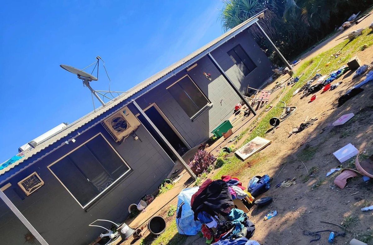 Imagine living like this in Daly River 🤬 

Albo is completely silent on this.. Is it because it’s aboriginal violence on aboriginal 

#Auspol