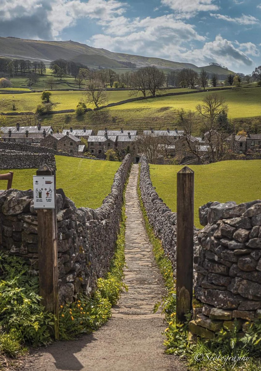 Grassington, North Yorkshire ❤️

The famous snake walk.

Ascotography