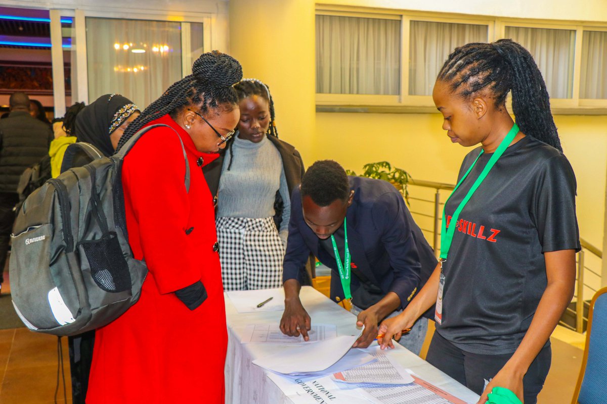 Live from Adolescent Mental Health Summit: Showcasing interventions for LMICs, digital platforms. Partners unite to share best practices & launch #MindSKILLZ an evidence-based approach to adolescent mental health. #youthsummit #afyayaakili
