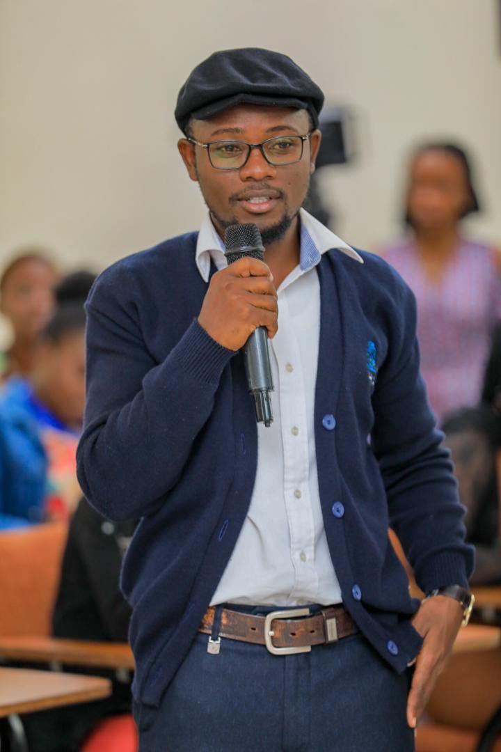 #PeerHighlight: Kamara Nathan, a Peer Educator since 2016, is passionate about mental health & aims to improve perspectives for better well-being. His time at the Peer Educators Academy honed his skills, knowledge,& youth advocacy, leading to the creation of @MentalHealthFo3
