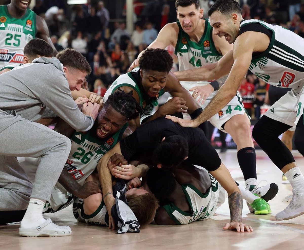 laramadeleco's tweet image. Αυτή η φωτογραφία και αυτή η στιγμή θα έχουν πάντα ξεχωριστή θέση στην καρδιά μου #paobc