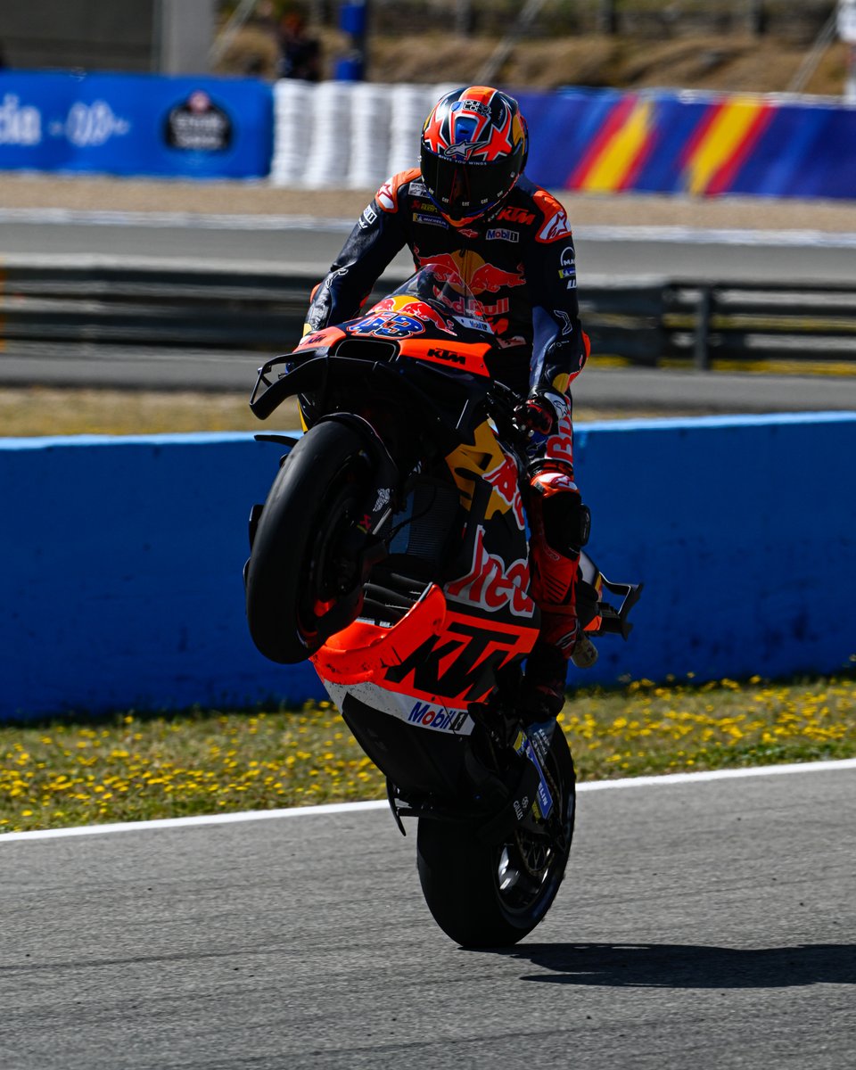 Wednesday = front wheel 🆙 Wishing you all a happy #WheelieWednesday from @jackmilleraus! 💪 #MotoGP