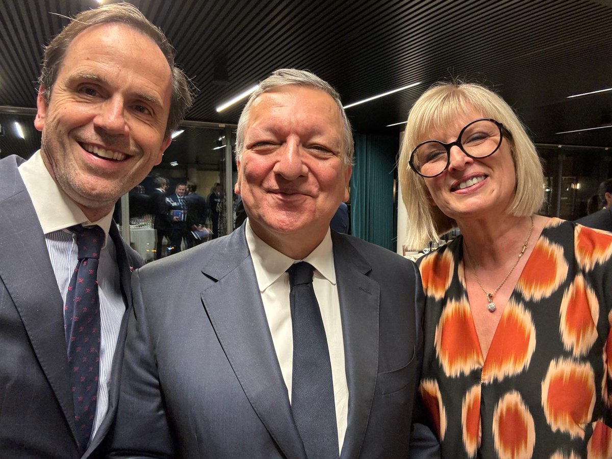 Prof. @PETERHELLINGS2, EUFOREA Founder, and Mrs Lieve Celis, EUFOREA HR & Events Manager, were joined by the Former President of the European Commission, Dr. @JMDBarroso, wishing EUFOREA a bright future with their efforts to arrest the epidemic of chronic respiratory diseases!