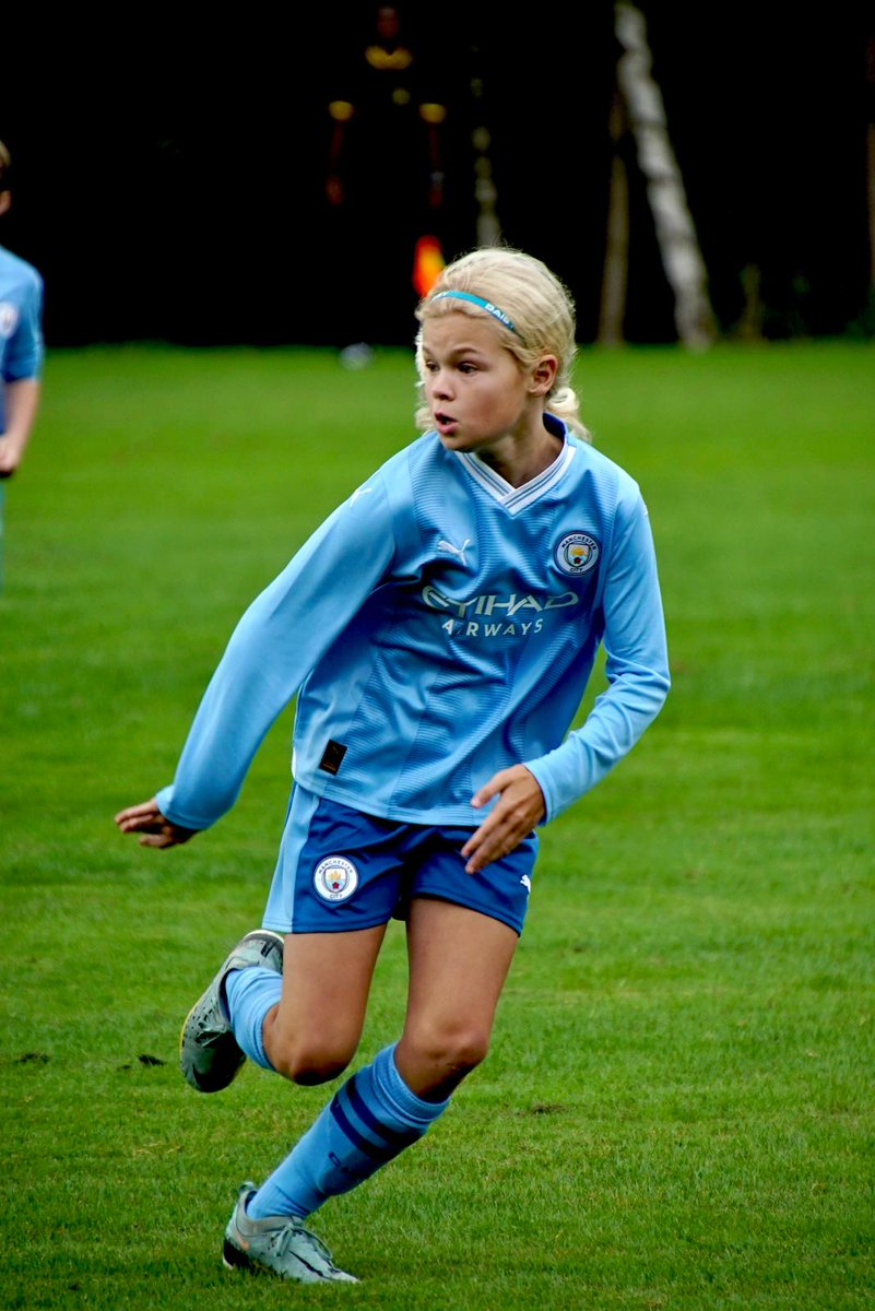 Congratulations to Year 8 pupil Daisy who has been offered another contract with the Manchester City Women’s U14 Academy team for the 2024/2025 season.  What a fantastic achievement!  #thefuturesblue #proudtobeblue